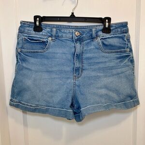 American Eagle High Waisted Mom Denim Shorts 3in Inseam Women’s Size 12